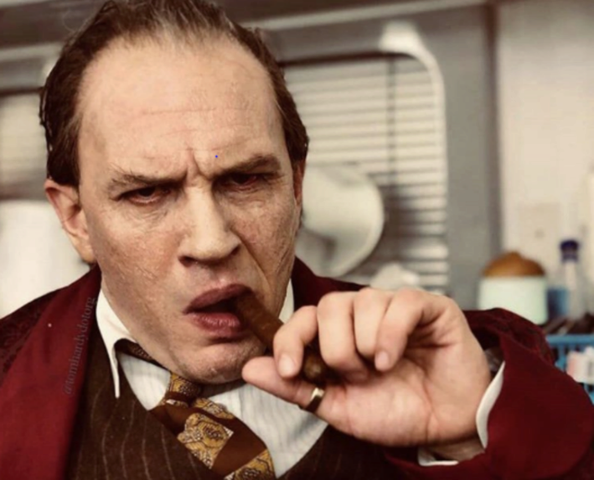 Tom Hardy luce irreconocible como Al Capone para nueva película