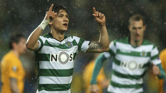 Fredy Montero celebra el 1-0 para su equipo