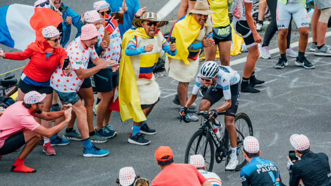 Egan en plena acción de la etapa 19 del Tour de Francia