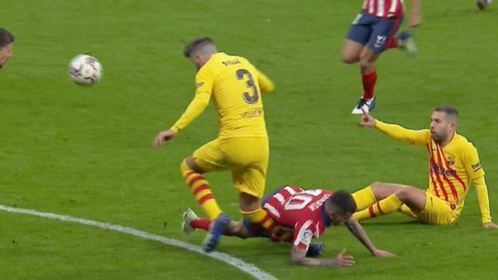 El Barça anuncia que Piqué sufre un esguince de rodilla El Barça anuncia que Piqué sufre un esguince de rodilla