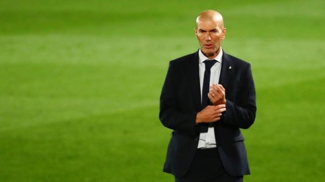 Zidane, durante un partido con el Real Madrid
