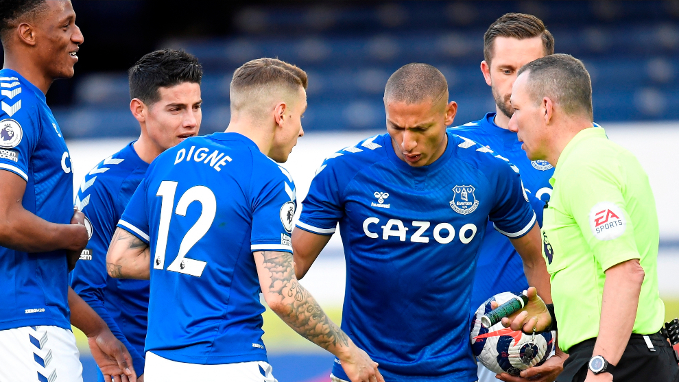 Người hâm mộ Everton sinh ra ở Ukraine đã rơi nước mắt P2