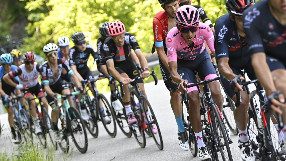Giro De Italia 2021 Egan Salva Su Peor Dia En El Giro Marca Claro Colombia