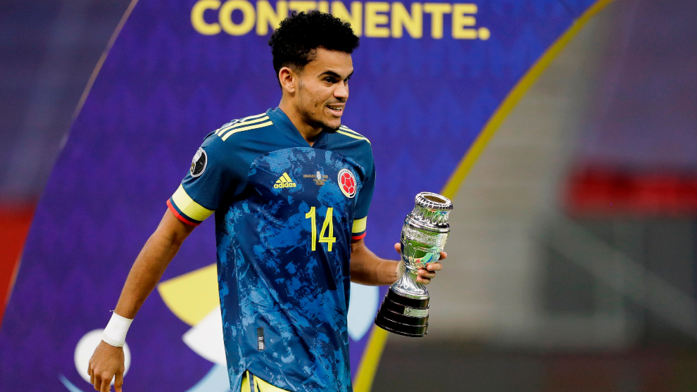 ¿Cuál es el futbolista colombiano con más plata?