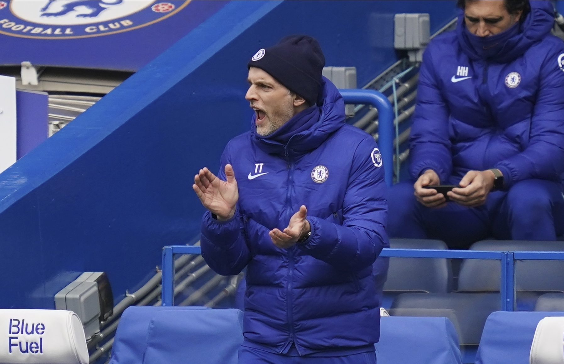 Chelsea se bestuurder Thomas <HIT> Tuchel </HIT> gives instructions during the English Premier League football match between Chelsea and West Bromwich Albion at Stamford Bridge Stadium in London, England, Saturday 3 April 2021. (John Walton / Pool via AP)”/>Tuchel handles a match against Chelsea in the season 2020-21 / AP</figure>
<p>The <strong>two options</strong> which is open to the Colombian is more than <strong>attractive</strong>.  On the one hand, the <strong>Chelsea</strong> is he <strong>vigente camping de Europa</strong> and the <strong>Premier League</strong> with good footing afterwards <strong>win the first two matches</strong>.  Since the arrival of <strong>Tuchel</strong> to the bank, a technician with <strong>experience</strong> and <strong>the ability to develop young talents</strong>, the London team was very good <strong>gly defensively</strong>.  In fact, this season he has conceded just one goal – in the final of the European Super Cup – in the three matches he has played.</p>
<figure class=