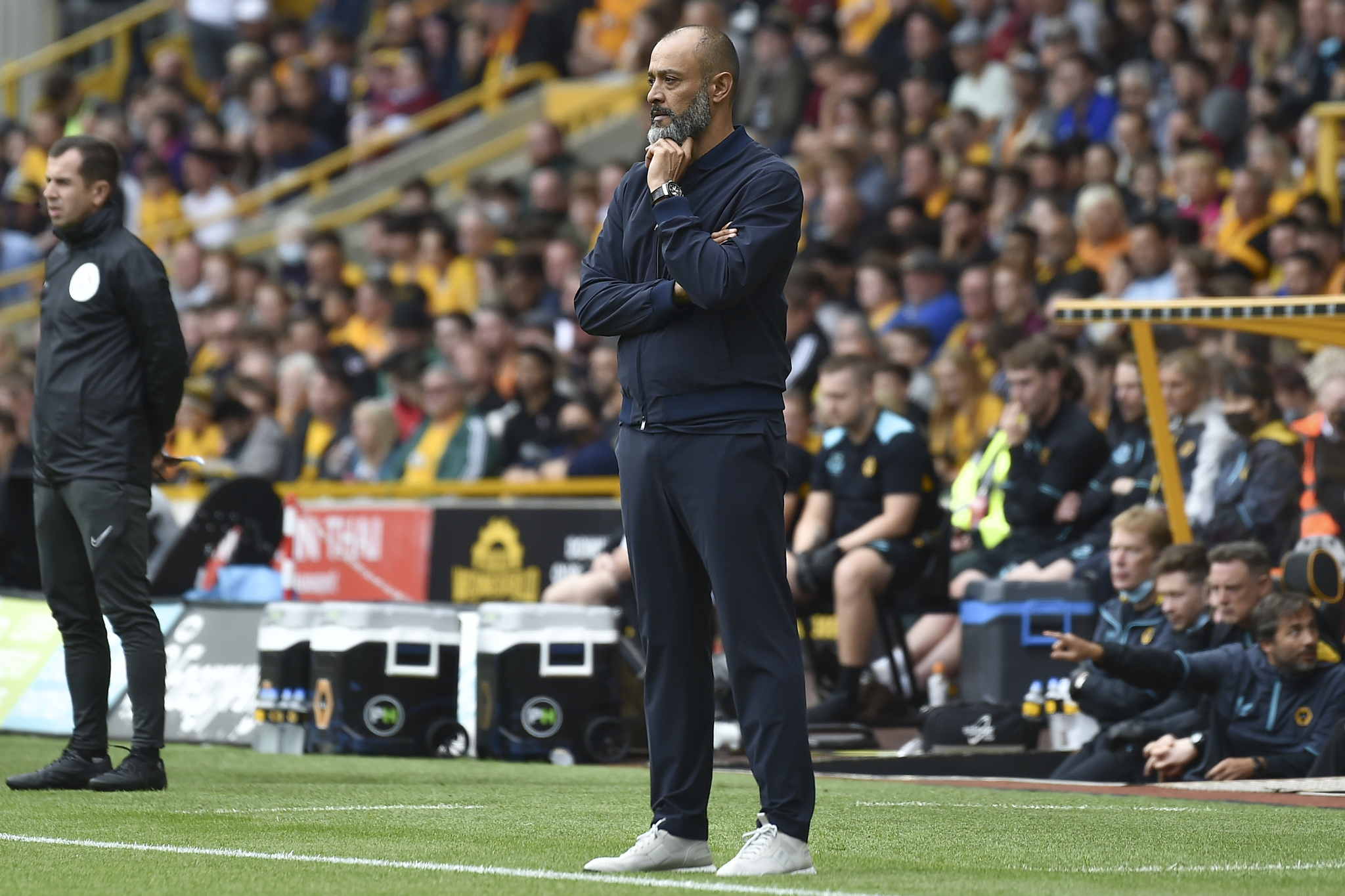 Tottenhams se hoofafrigter <HIT> Nuno </HIT> Espirito Santo watches English Premier League football match between Wolverhampton Wanderers and Tottenham Hotspur at Molineux Stadium in Wolverhampton, England, Sunday, 22 August 2021. (AP Photo / Rui Vieira)”/>Nuno handles a match of Tottenham in the season 2021-22 / AP</figure>
<p>In this sense, <strong>give up Tottenham</strong> looks more affordable if it’s good<strong> Daz</strong> it is <strong>have a minute</strong>.  The ‘Spurs’ are in a small <strong>renewal process</strong> Fabio Paratici at the Directorate Football and Nuno Esprito Santo came on the bench, which could be a big change once he’s done <strong>define yourself</strong> the <strong>transmission</strong> of <strong>Harry Kane</strong> al <strong>Manchester City</strong>.</p>
<figure class=