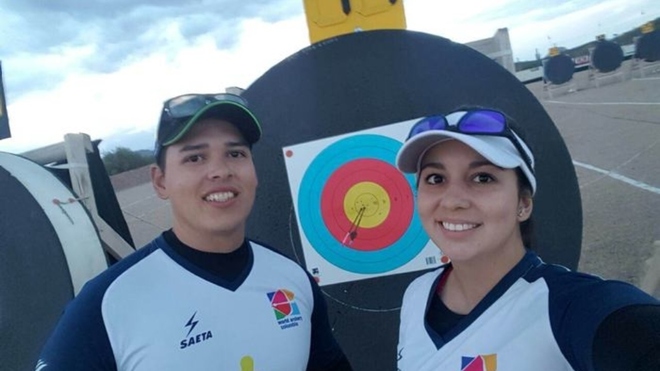 Sara López y Daniel Muñoz, campeones de tiro con arco.
