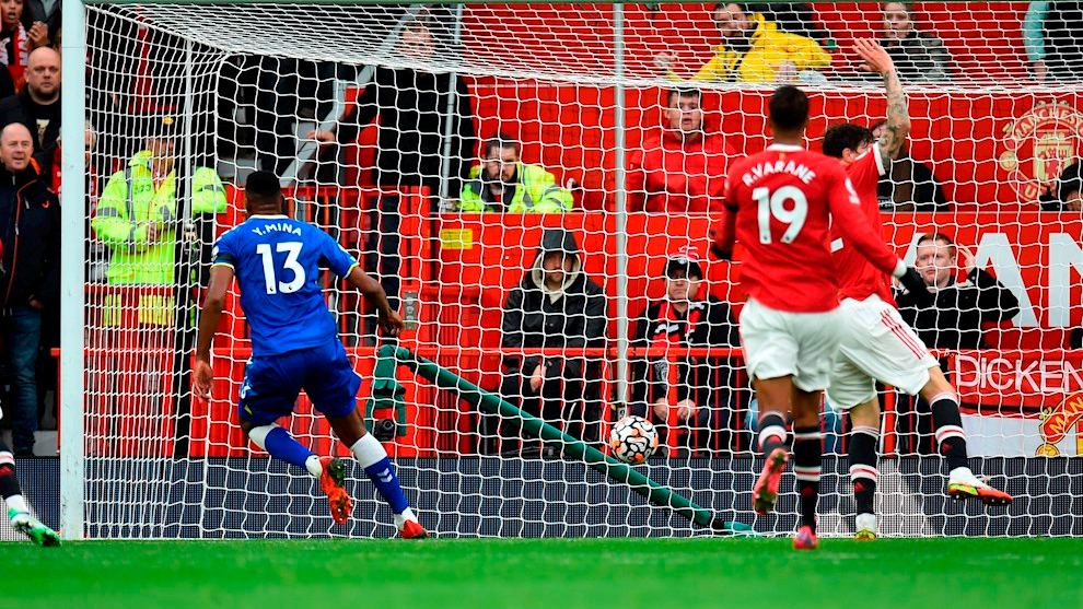 La acción de gol invalidada a Yerry Mina en el empate del Everton 1-1...
