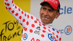 Nairo Quintana con el maillot de la montaña en el Tour de Francia...
