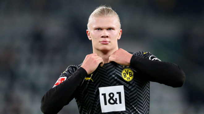 Haaland celebra un gol con el Dortmund