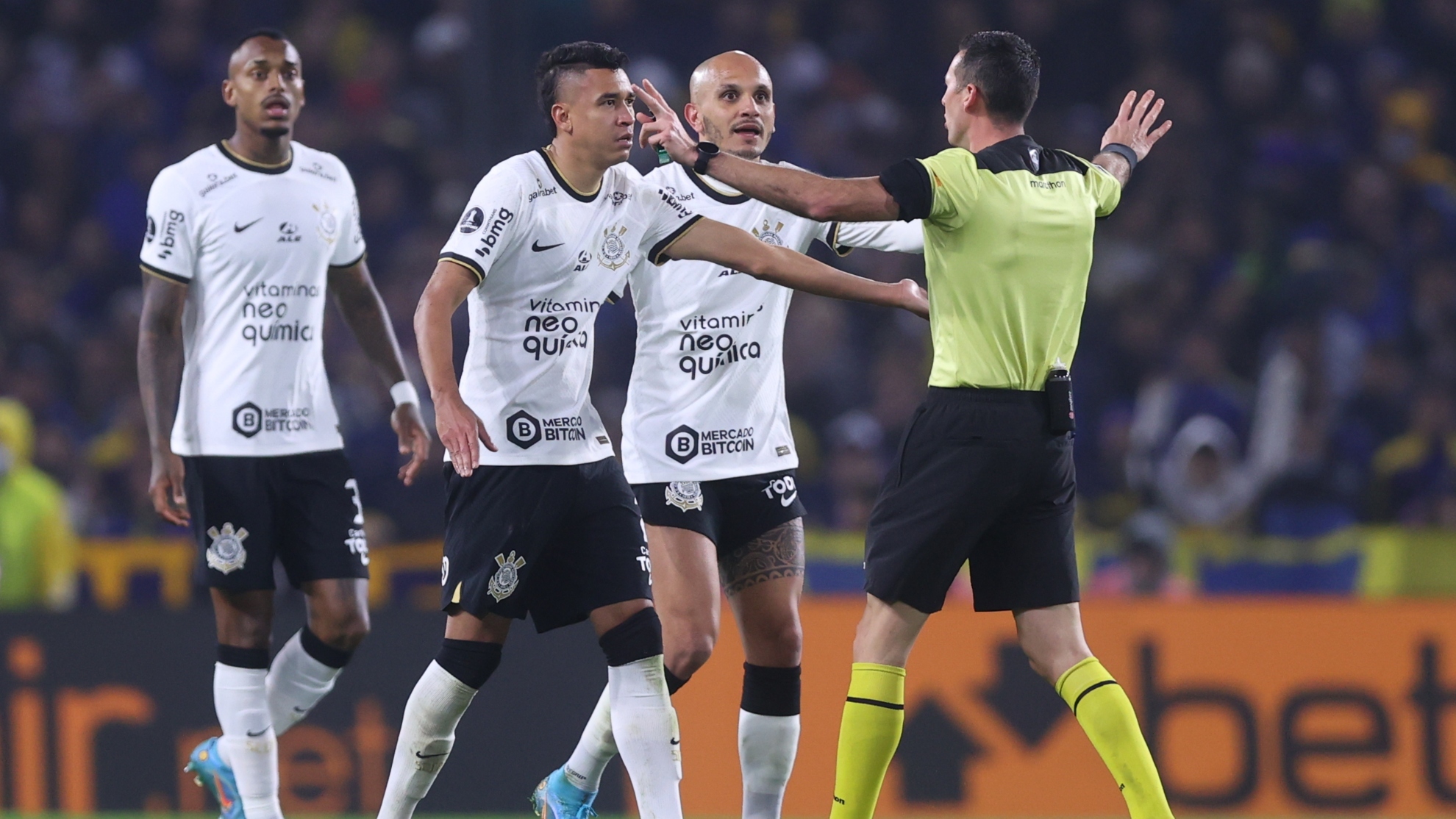 Corinthians supera a Boca Juniors desde la tanda de penales.