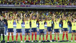 Selección Femenina protestando en la Copa América.