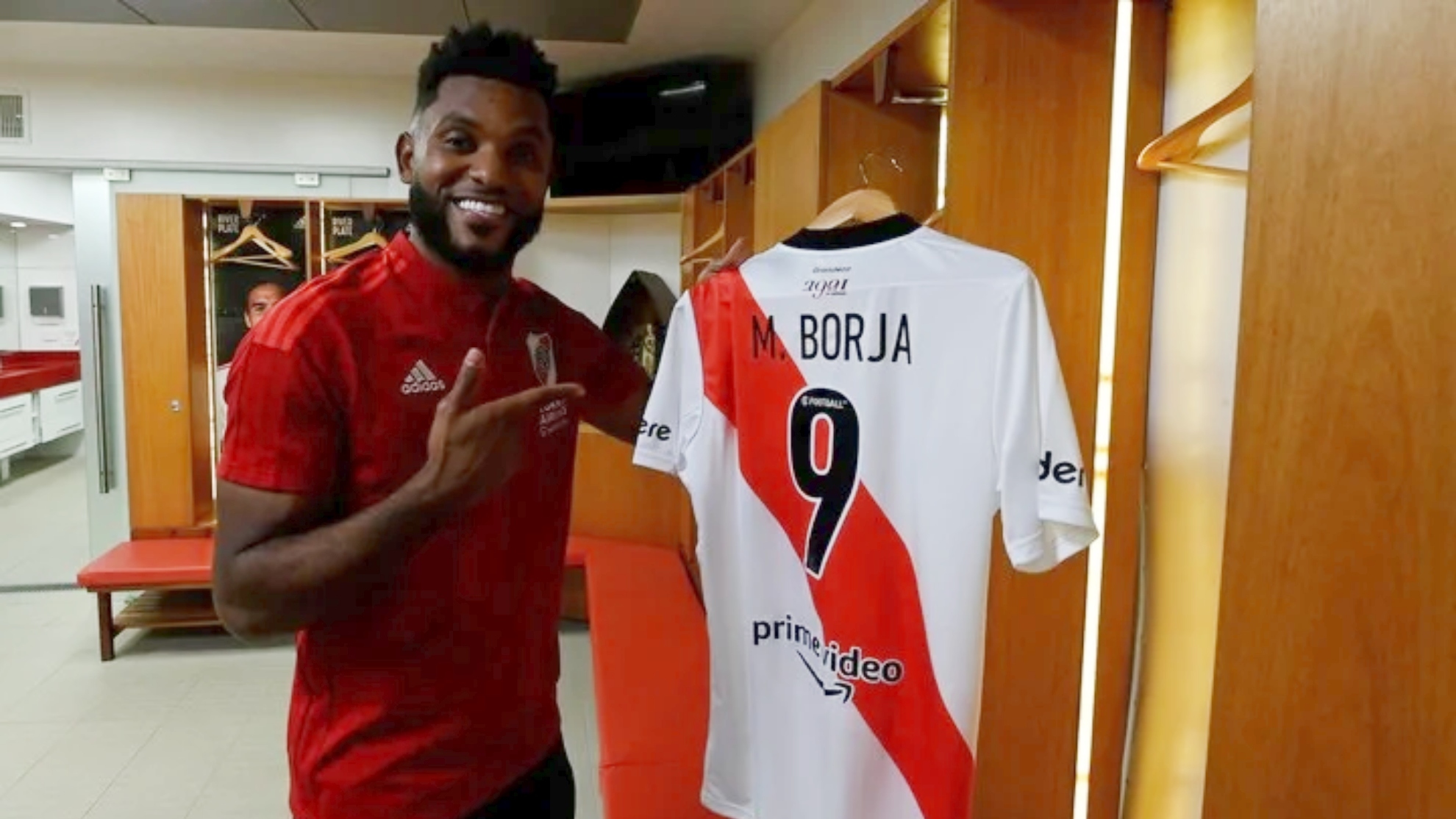 Miguel Ángel Borja, con la camiseta de River Plate.