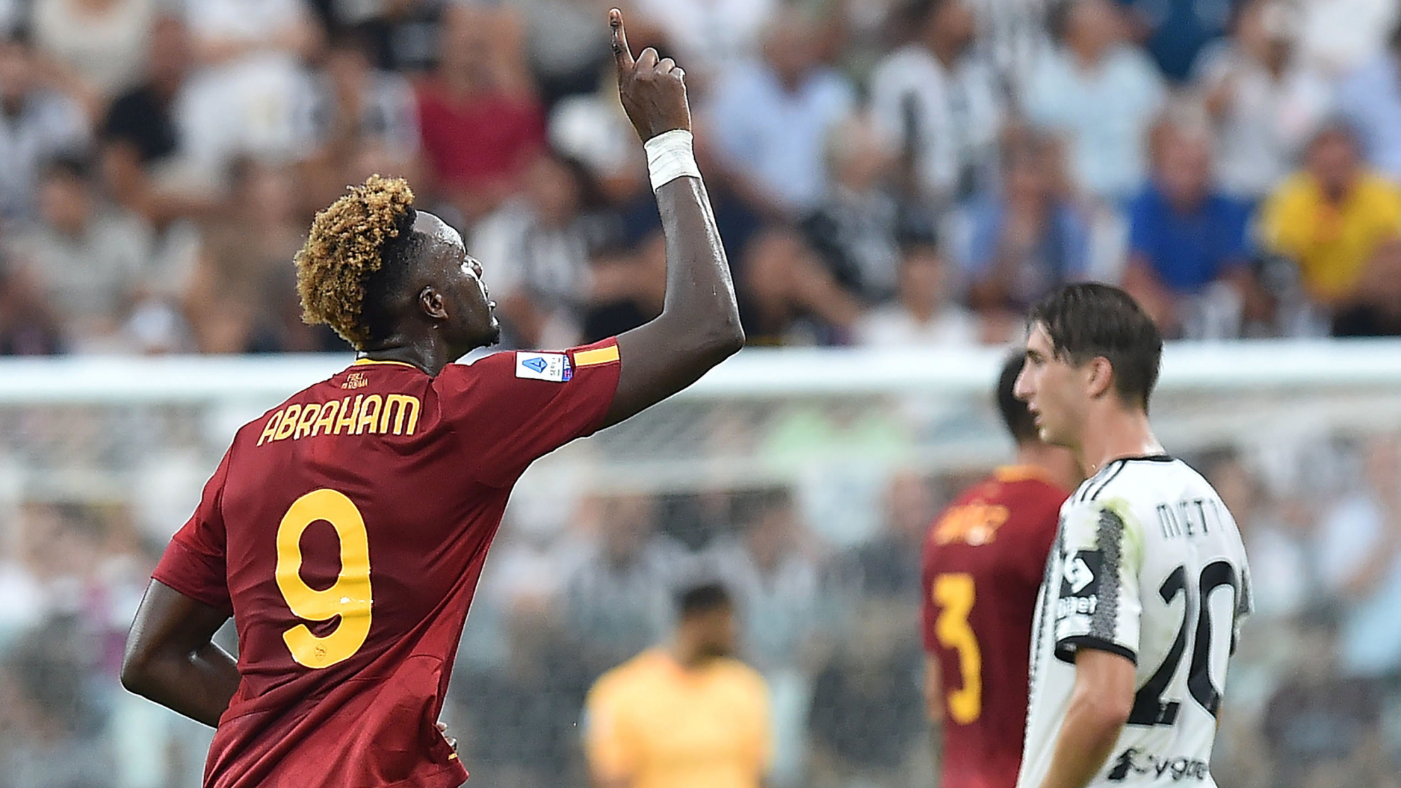 Abraham anota el gol del empate de la Roma 1-1 ante Juventus.