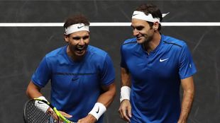 Nadal y Federer en la despedida del suizo