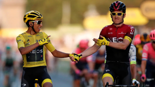 Egan Bernal y Geraint Thomas en la etapa 21 del Tour de Francia 2019