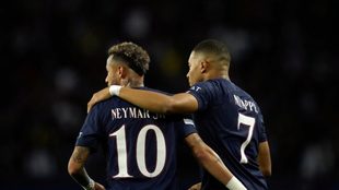 Neymar y Mbappé, durante un partido con el PSG