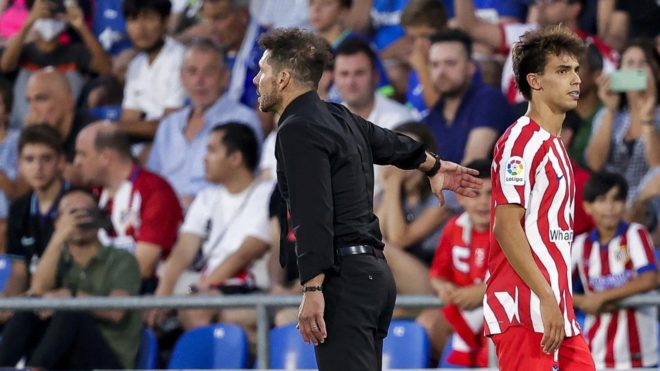 Joao Félix y Simeone, durante un partido de Atlético de Madrid.