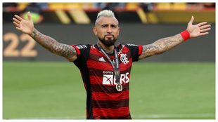 Arturo Vidal celebra su triunfo con el Flamengo